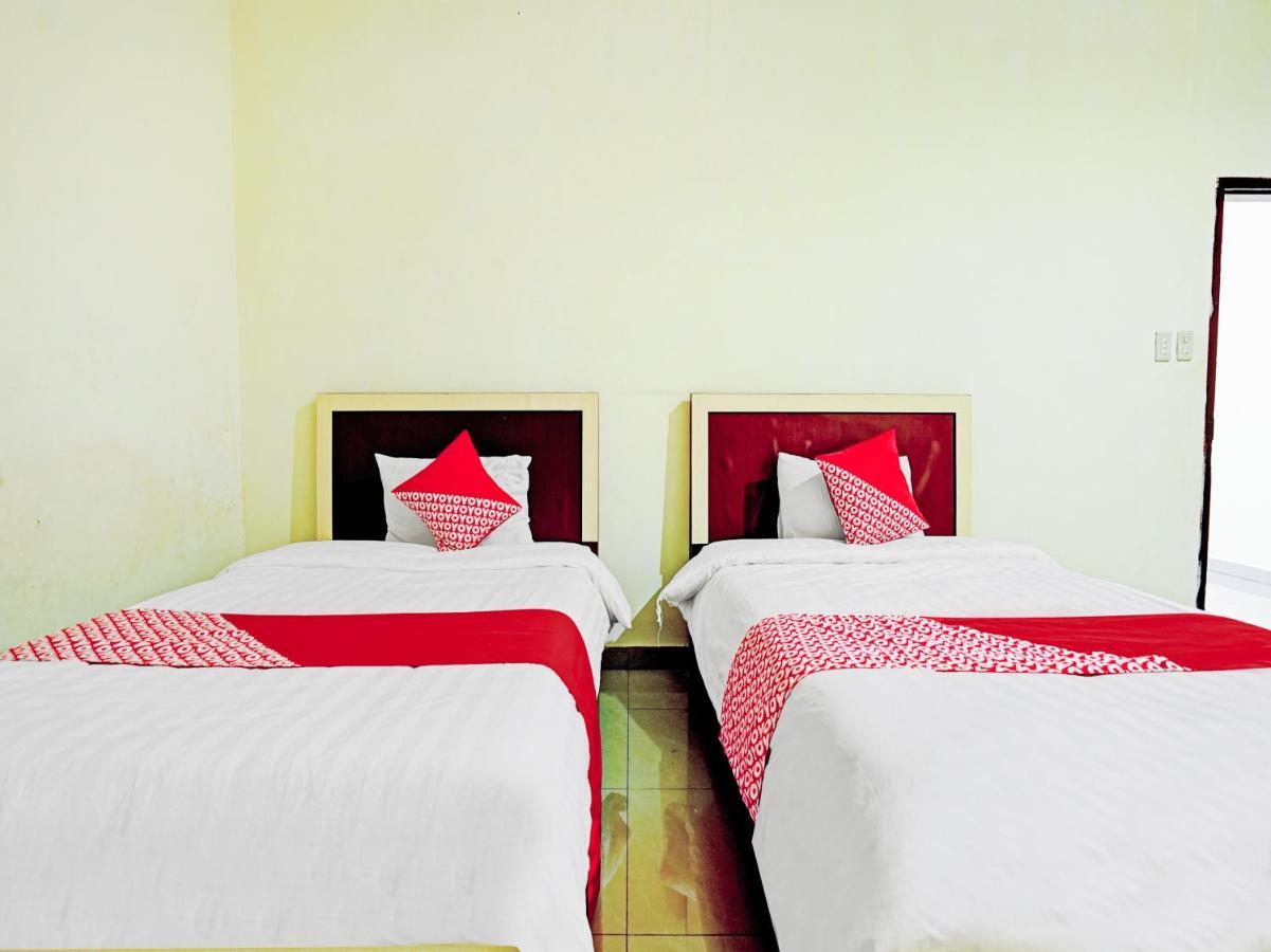 OYO 90331 Hotel Toba Shanda Parapat Exterior foto