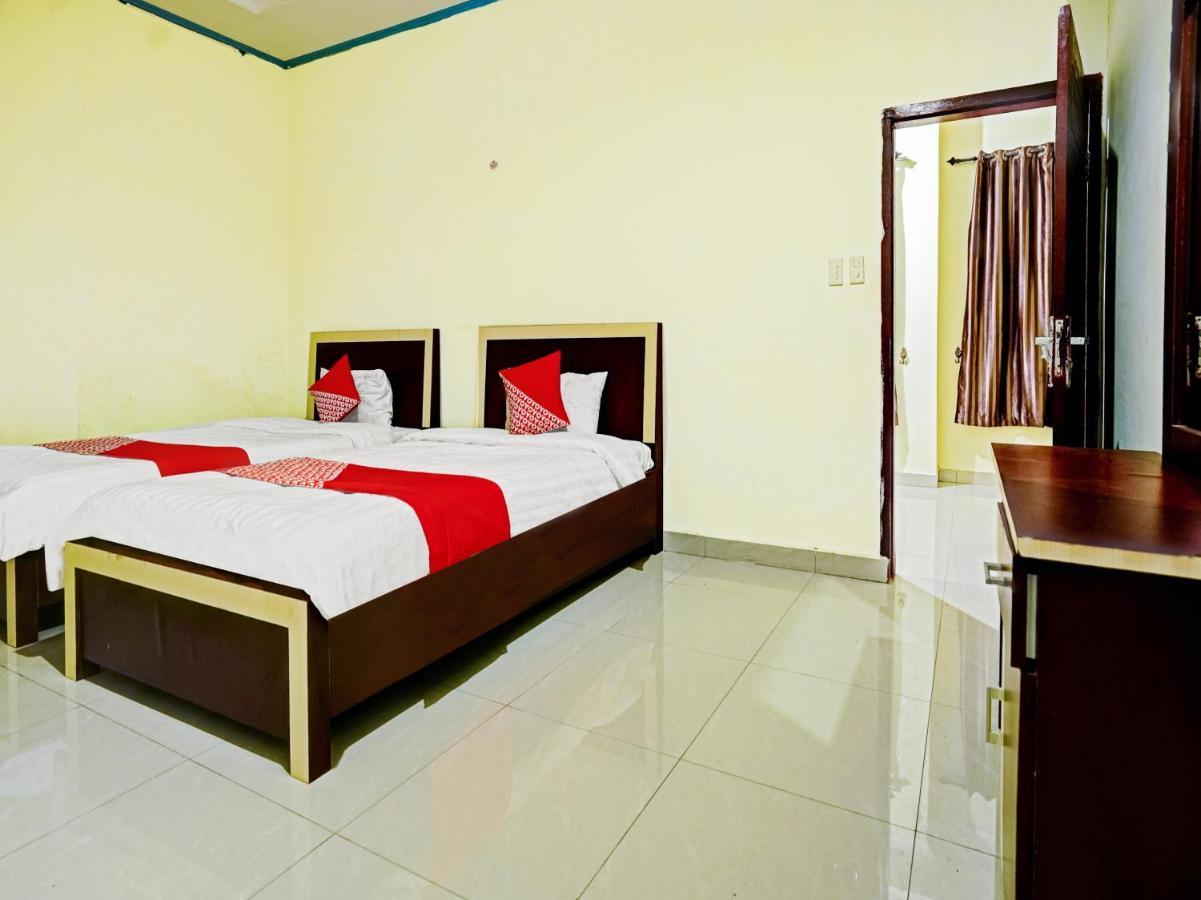 OYO 90331 Hotel Toba Shanda Parapat Exterior foto