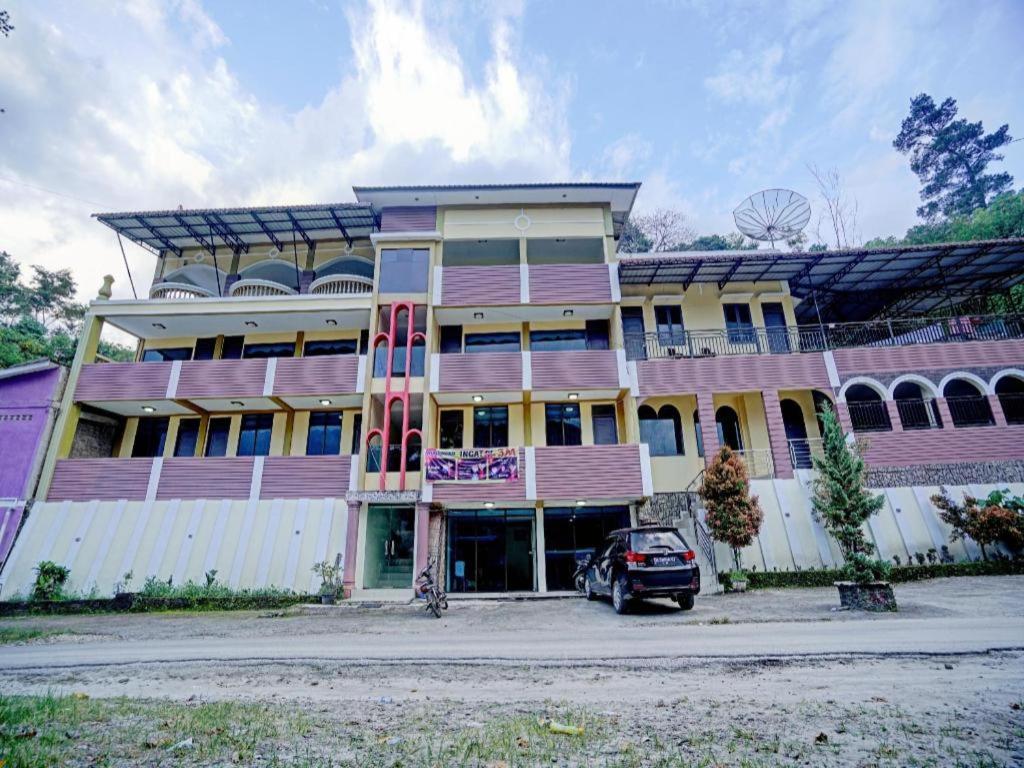 OYO 90331 Hotel Toba Shanda Parapat Exterior foto