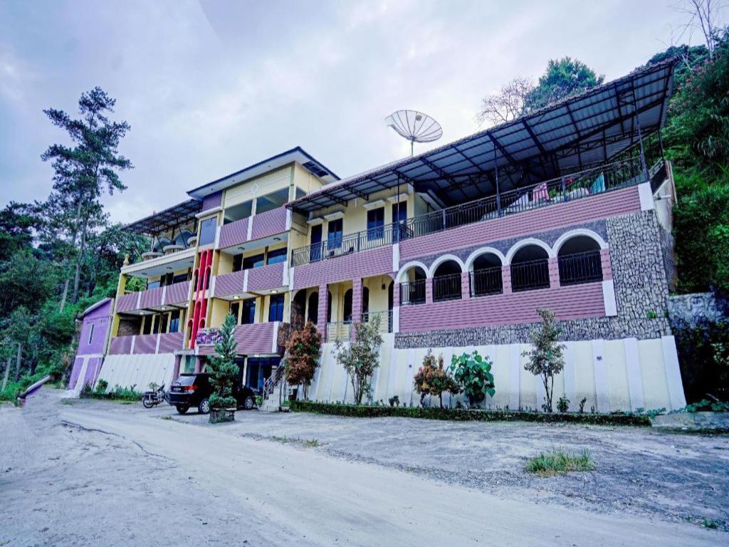 OYO 90331 Hotel Toba Shanda Parapat Exterior foto